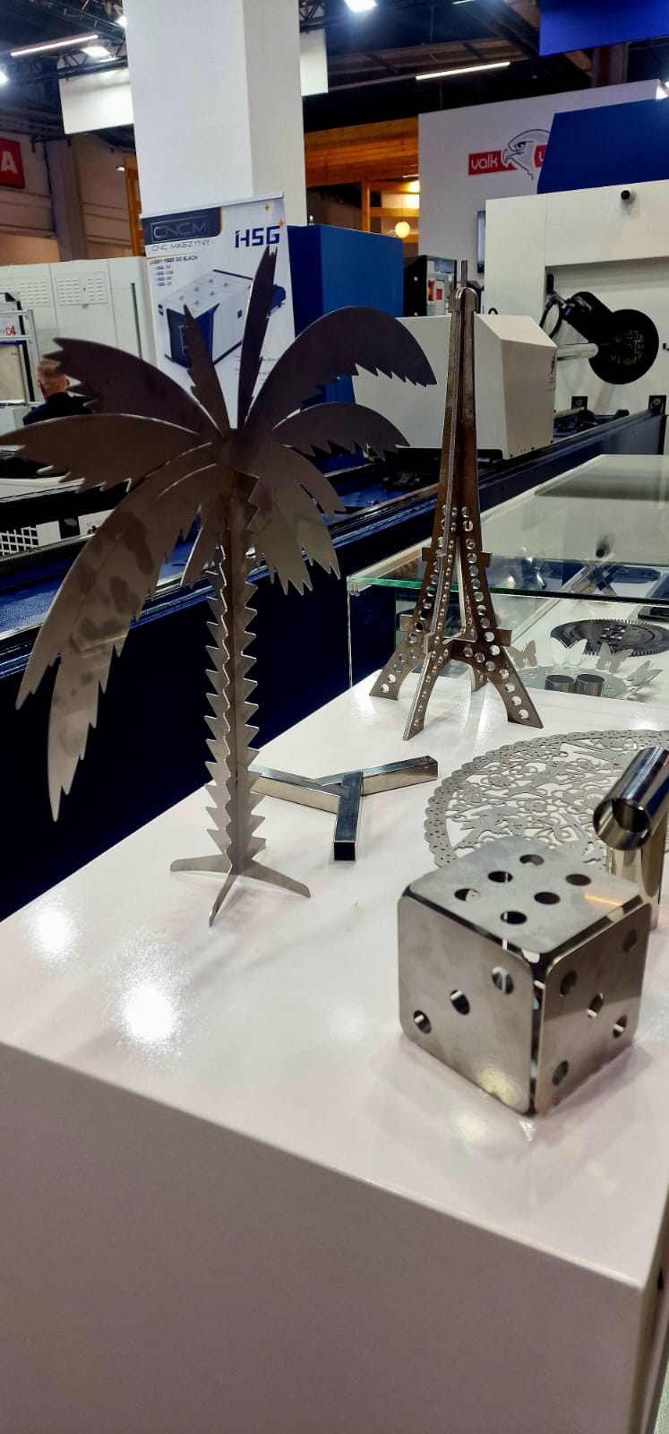 Detale prezentacyjne na targach stom kielce hsg laser